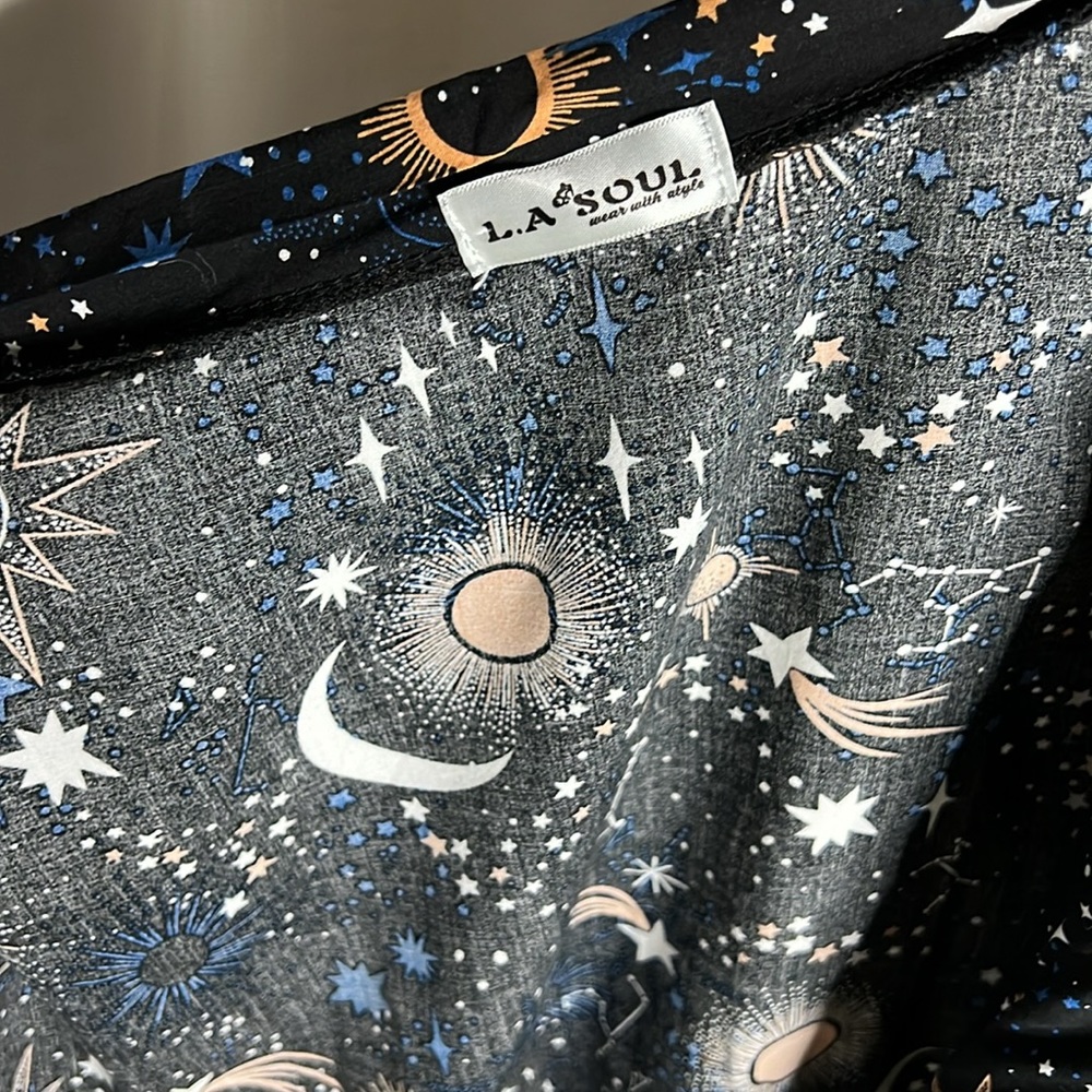 Celestial black Robe - Picture 8 of 9